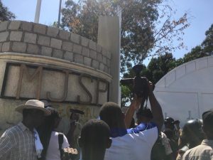 Haïti-Insécurité: Des citoyens marchent par centaines et disent NON à l'insécurité 2