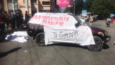 Une voiture privée bloque l'Avenue Christophe en signe de protestation contre l'insécurité 4